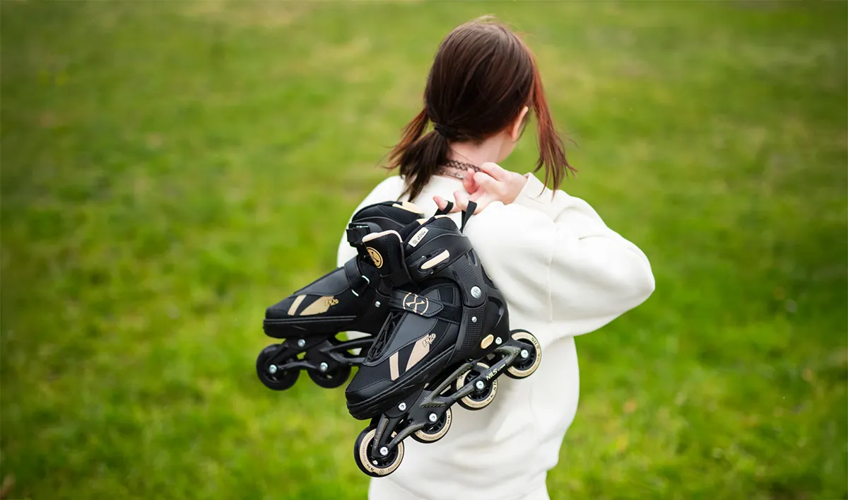 Waveboard se dvěma pohyblivými částmi a torzní tyčí