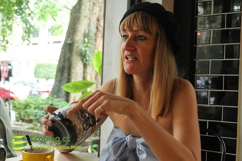 Domácí kompostér se zbytky z kuchyně jako první krok zero waste