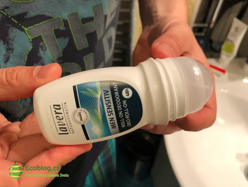Detail přírodního deodorantu Lavera s aloe vera pro citlivou pokožku