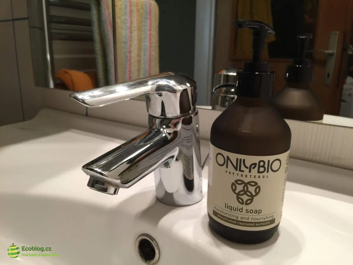 OnlyBio tekuté mýdlo ve skleněné lahvi s pumpičkou
