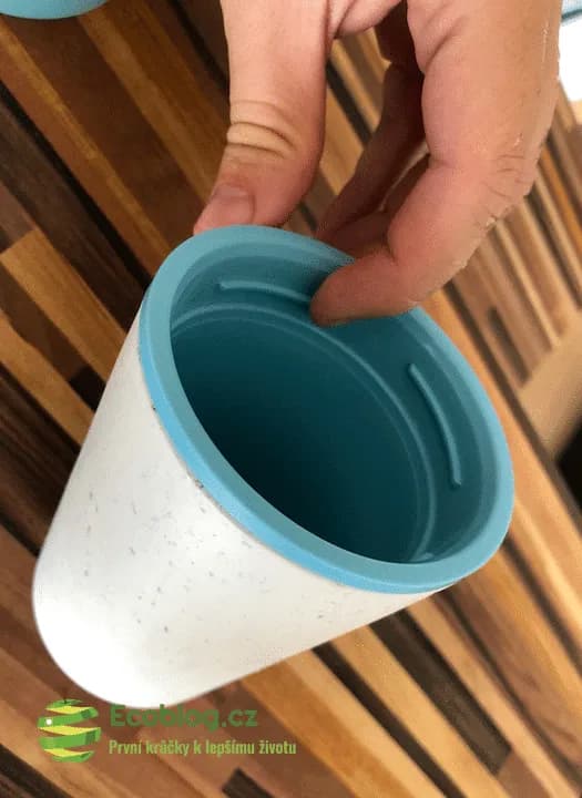 rCup ekologický kelímek na kávu, ovládání a ryska uvnitř