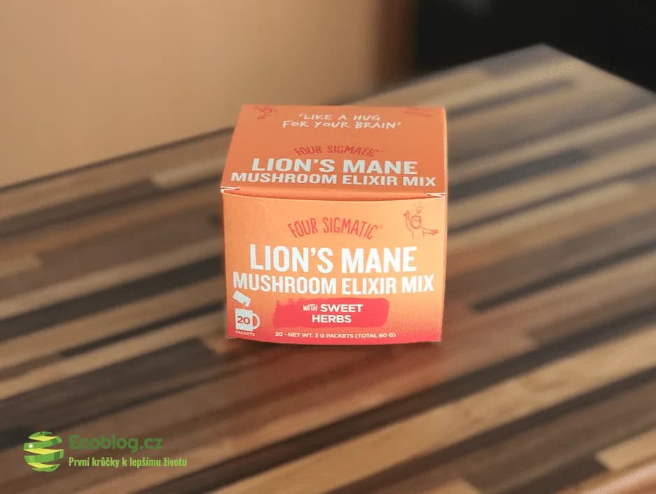 Instantní nápoj z lví hřívy (Lion's Mane) připravený v hrnku