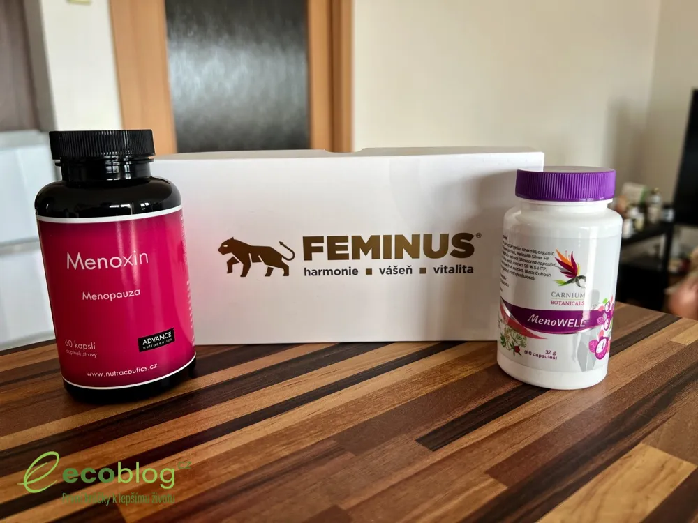 Menoxin, Feminus a MenoWell vedle sebe na dřevěném stole
