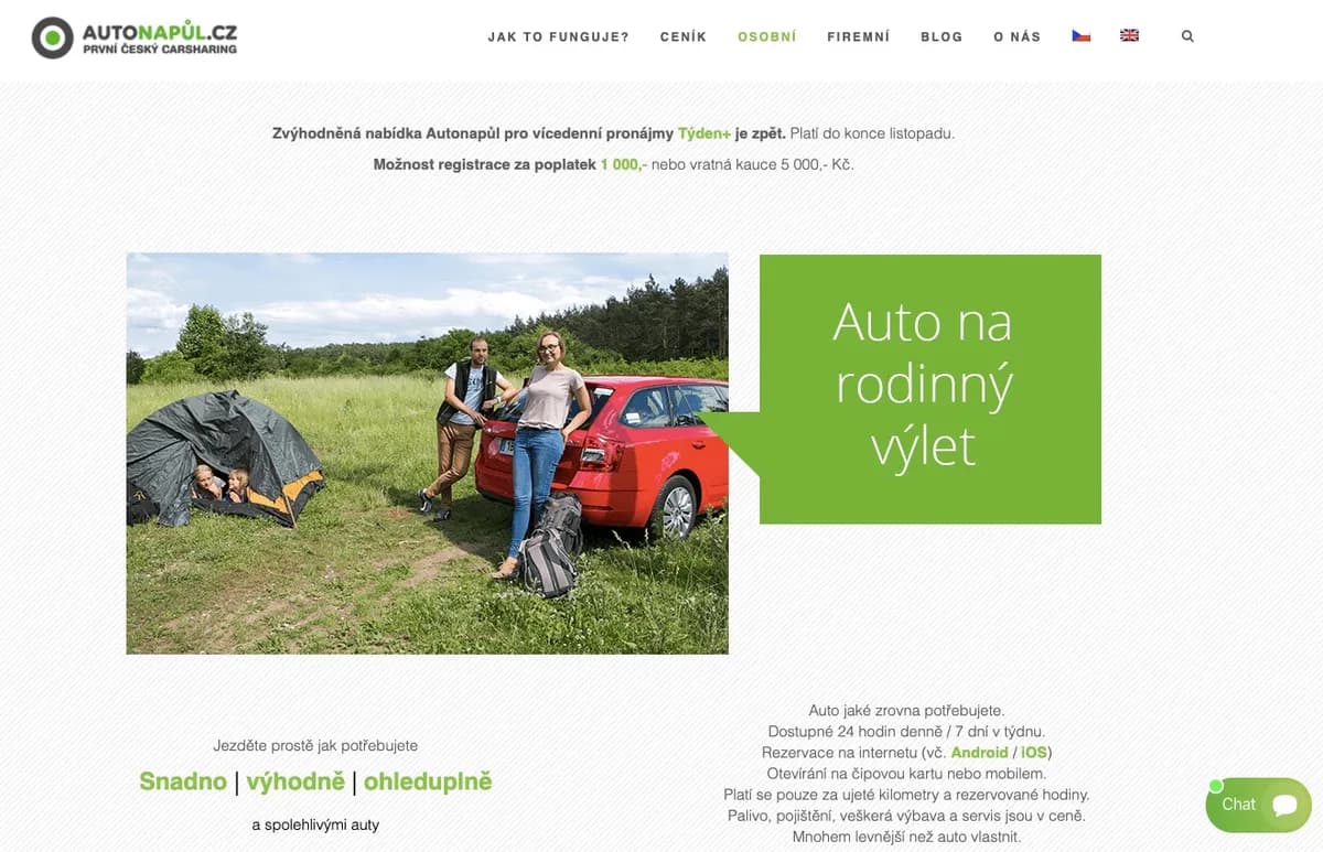 Sdílený elektromobil Renault Zoe v barvách carsharingu Autonapůl zaparkovaný v centru Brna