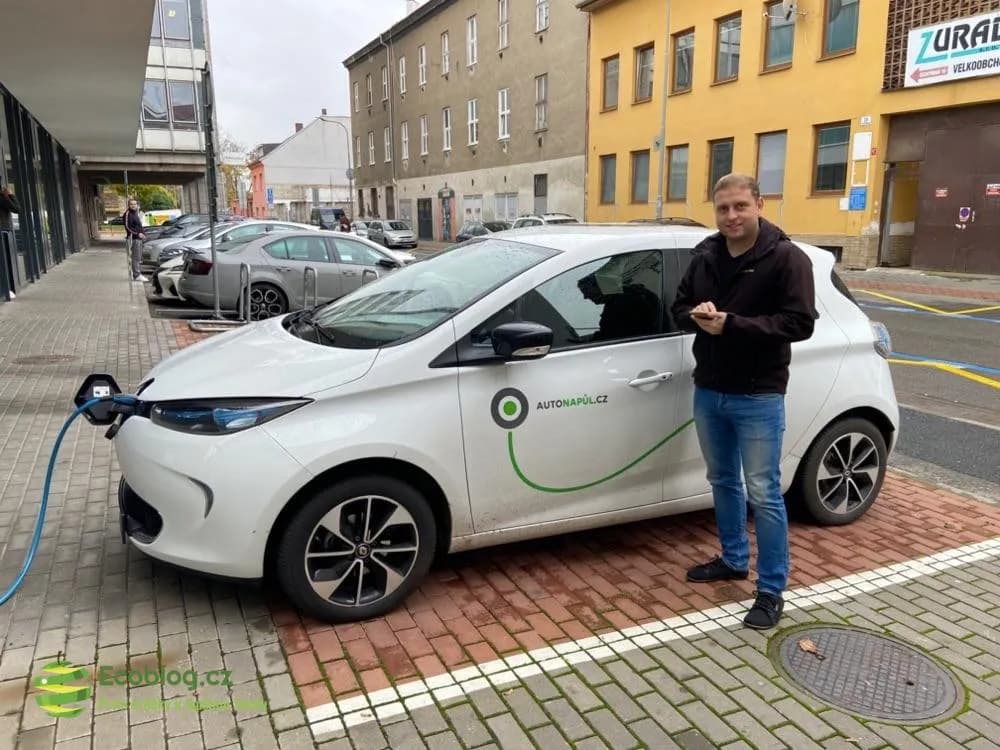 Sdílený elektromobil Autonapůl jako ekologická alternativa k vlastnímu autu ve městě