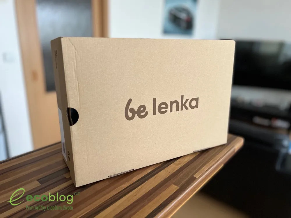Rozbalení zimních barefoot bot Be Lenka v krabici z recyklovaného obalu