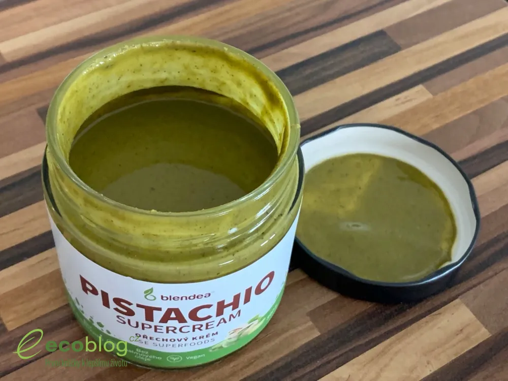 Blendea Pistachio Supercream z pistácií a kešu s matchou ve smoothie