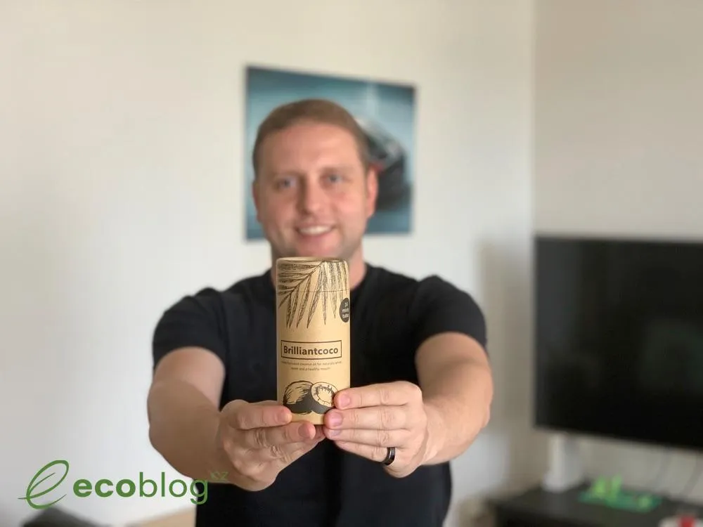 Brilliantcoco zero waste zubní pasta s aktivním uhlím ve skleněné nádobě