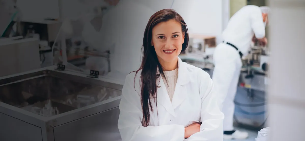 Výživová poradkyně Petra Kordež z Carnium Botanicals ve výrobní laboratoři