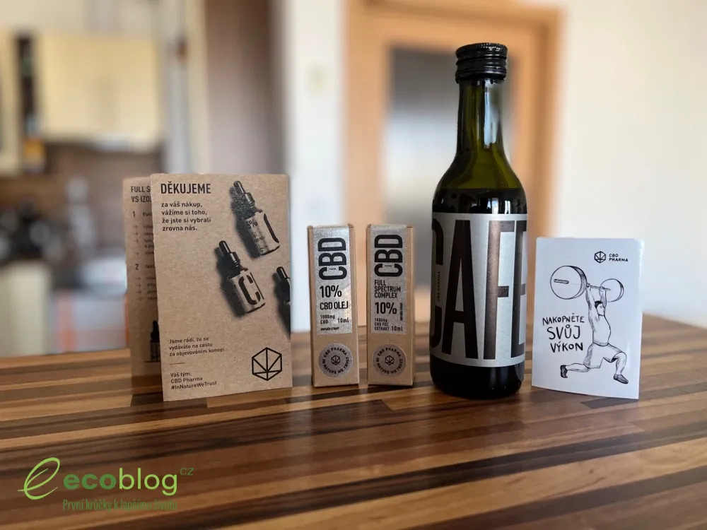 Kapátko CBD oleje od CBD Pharma při dávkování kapek