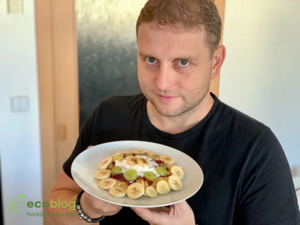 Banánový dietní koktejl Diet Shake od Chia Shake připravený ve sklenici