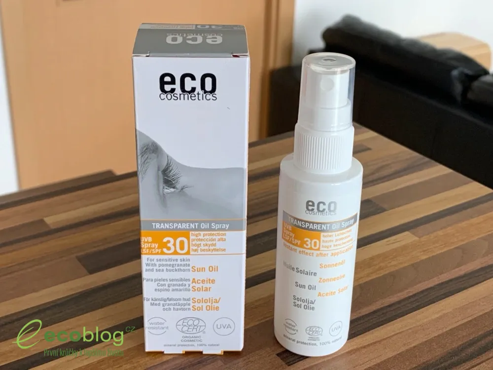 Opalovací sprej Ey! SPF 30 BIO od Eco Cosmetics při aplikaci