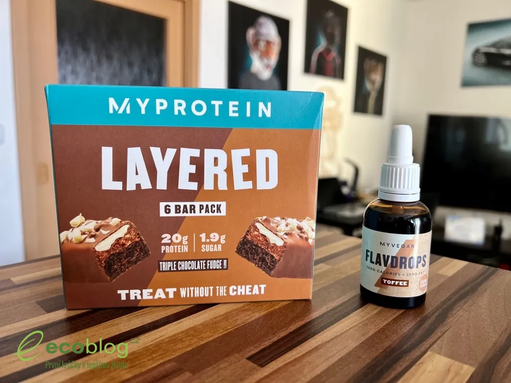 Detail lahvičky FlavDrops s kapátkem pro přesné dávkování
