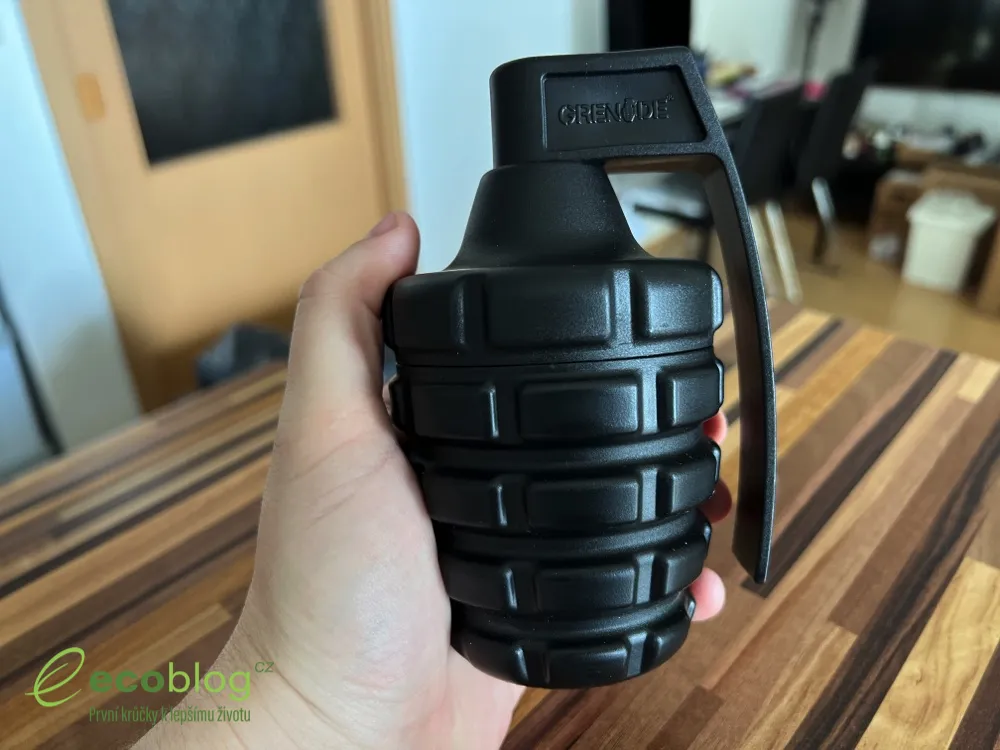 Složení spalovače Grenade Black Ops na obalu produktu