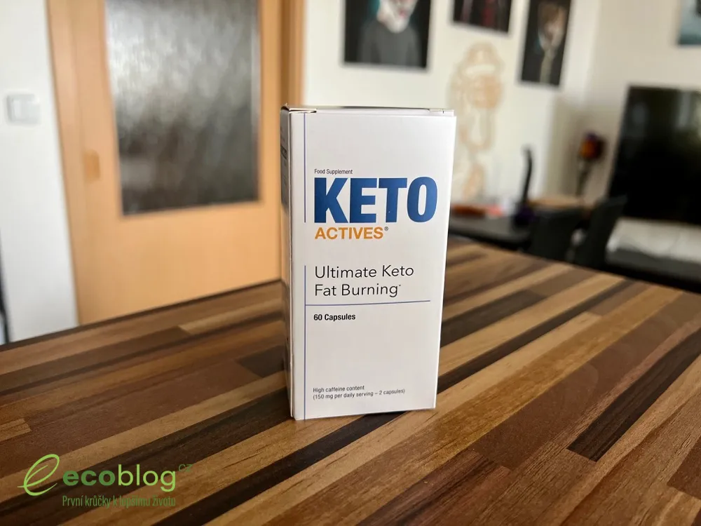 Kapsle Keto Actives vysypané z balení
