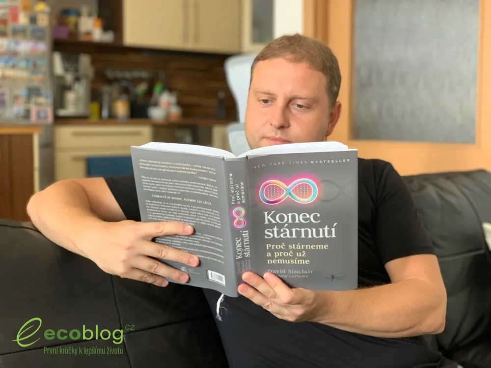 Kniha Konec stárnutí od Davida Sinclaira, recenze a zkušenost