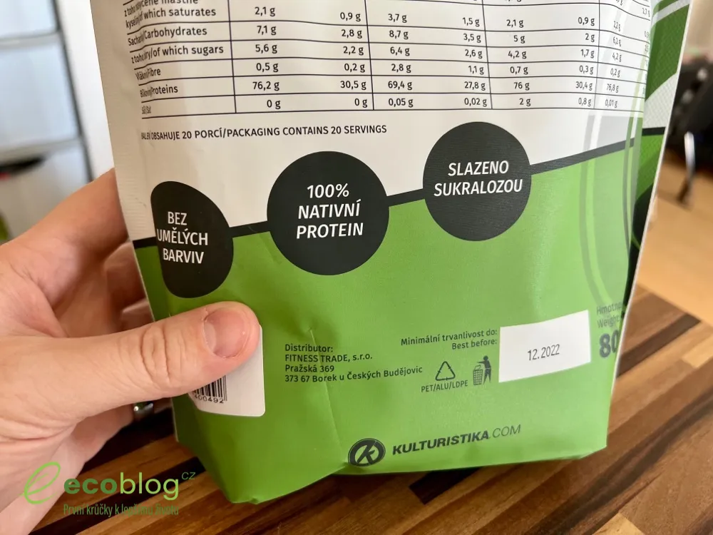 Rozmíchaný New 100% Whey Protein v šejkru připravený po tréninku
