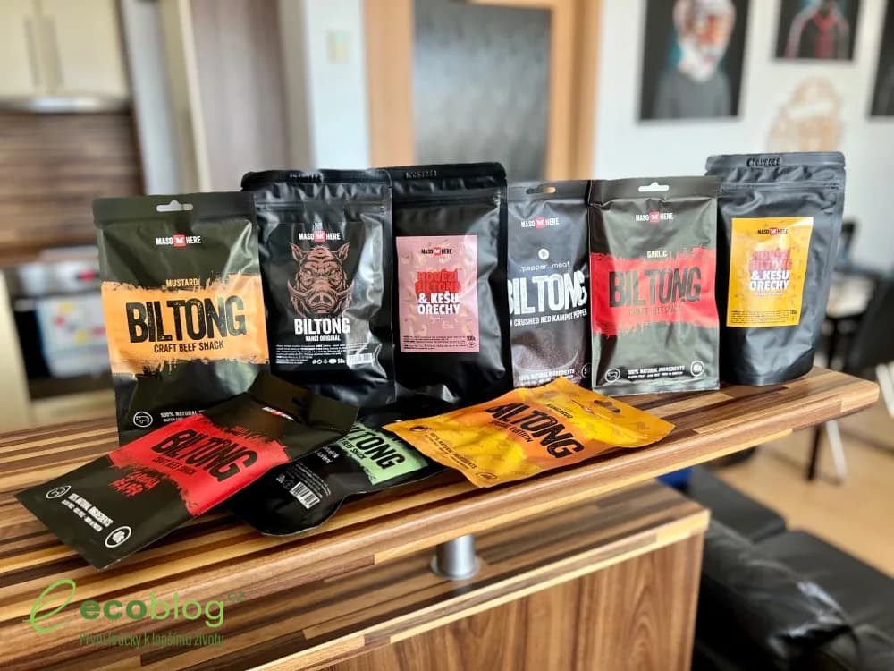 Sušené maso Maso Here, balení jerky a biltongu připravená k ochutnání