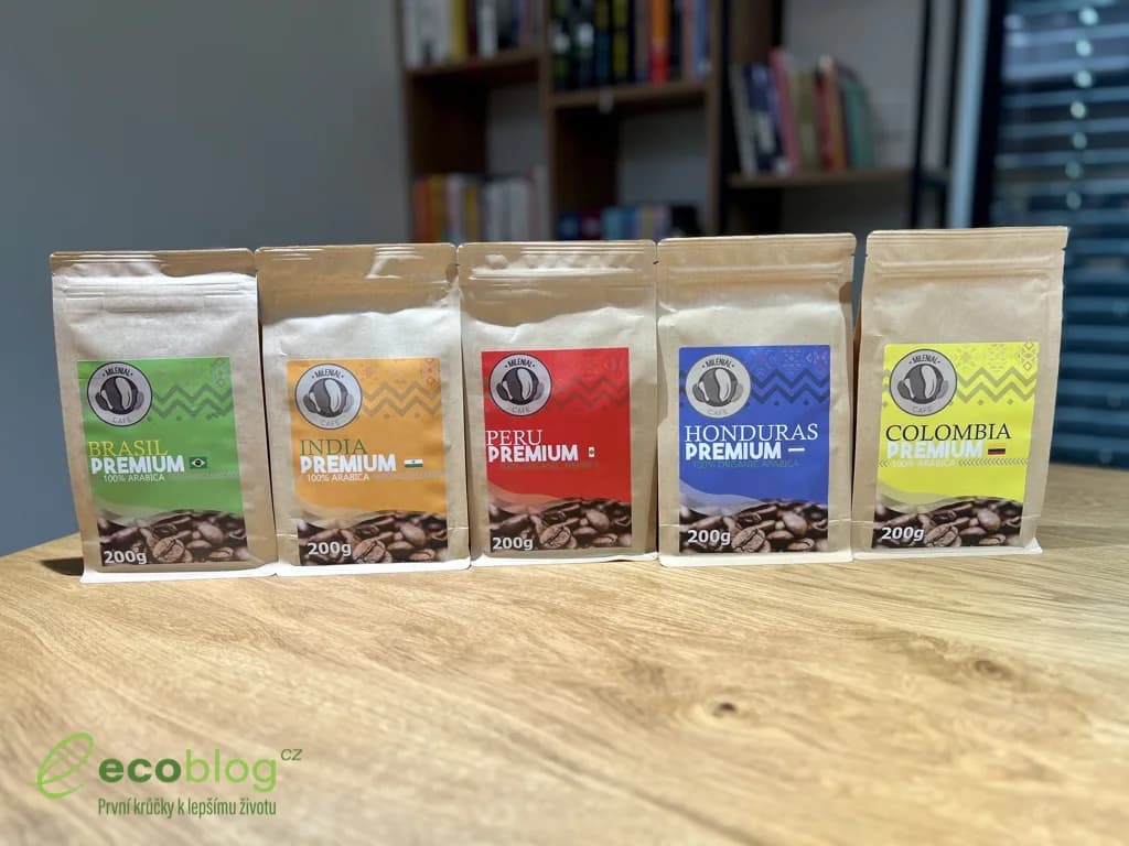 Balíčky zrnkové kávy Milenial Café připravené na test