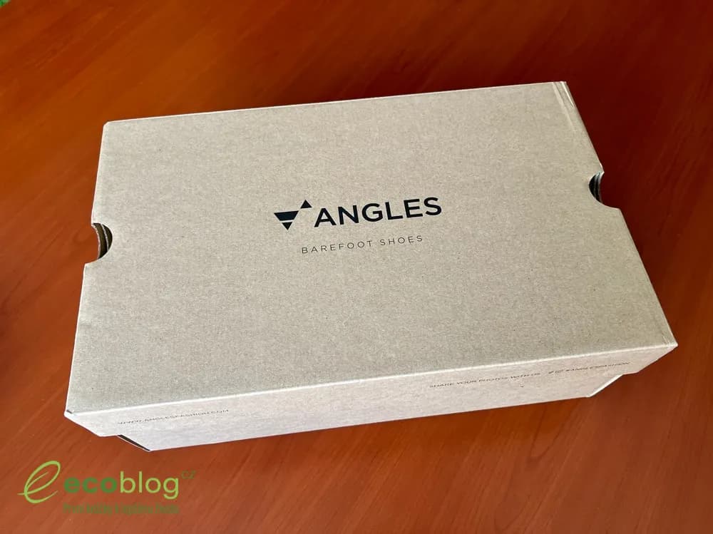 Pohled na flexibilní podrážku barefoot bot Angles Atlas Nut