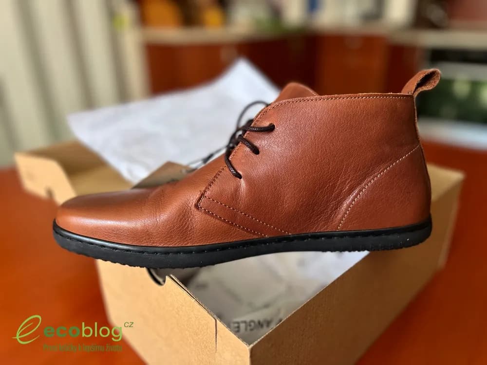 Barefoot boty Angles Atlas Nut při nošení ve městě