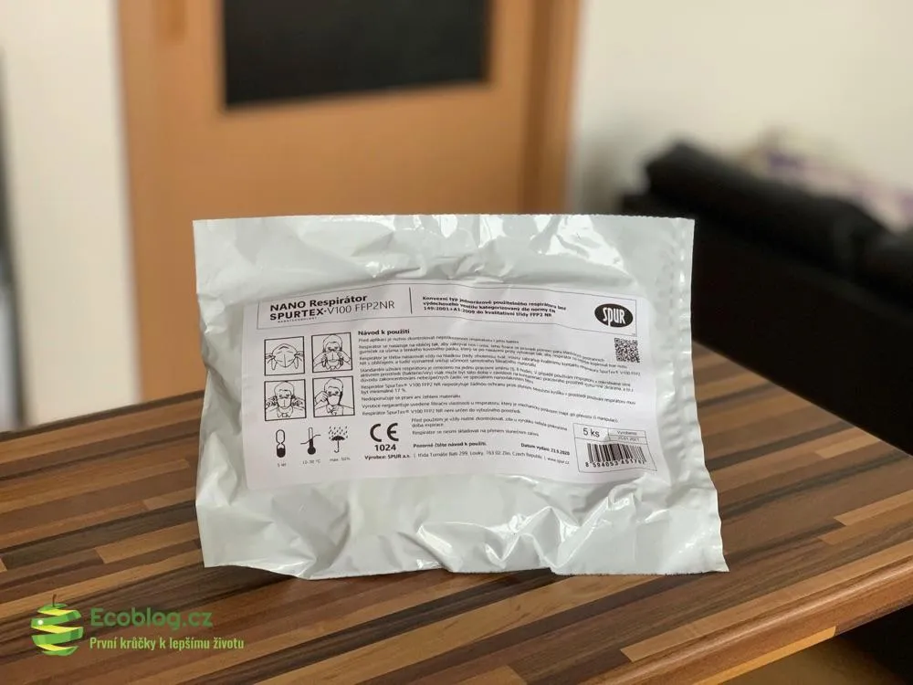 Detail nano FFP2 respirátoru nanoSPACE BreaSAFE s páskem přes hlavu