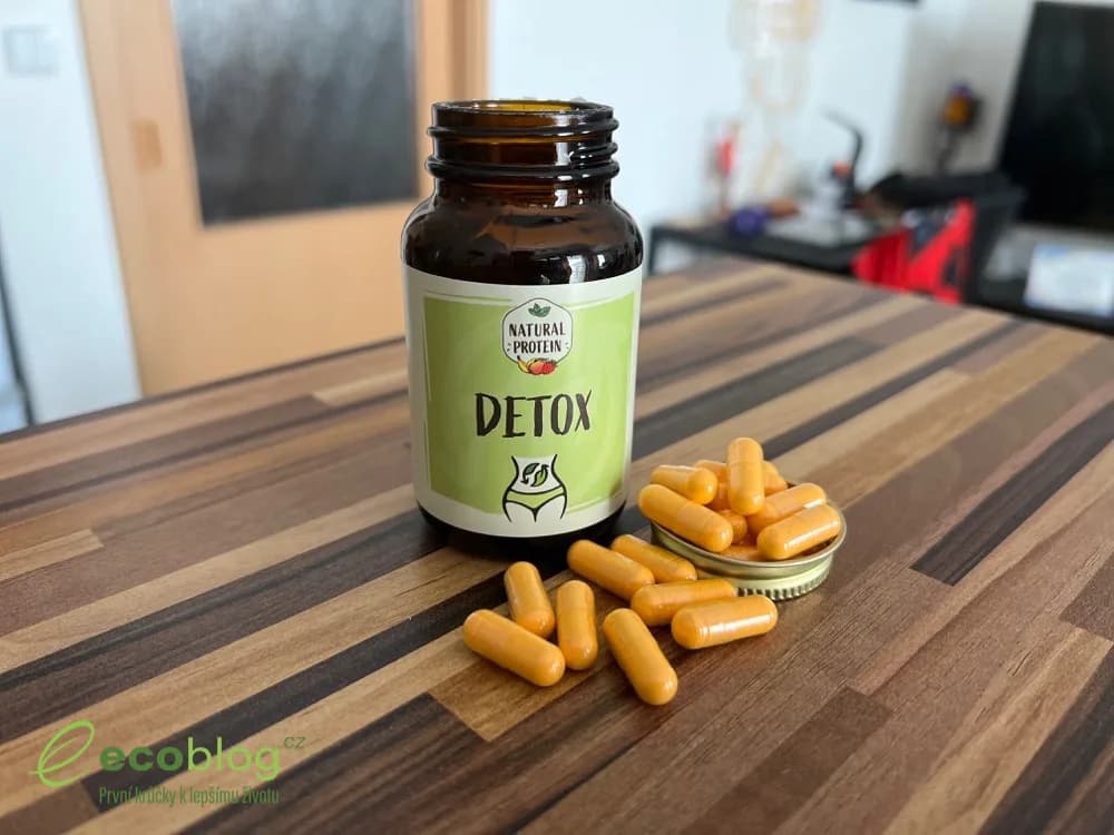 Balení doplňku stravy NaturalProtein Detox s kapslemi pro podporu jater