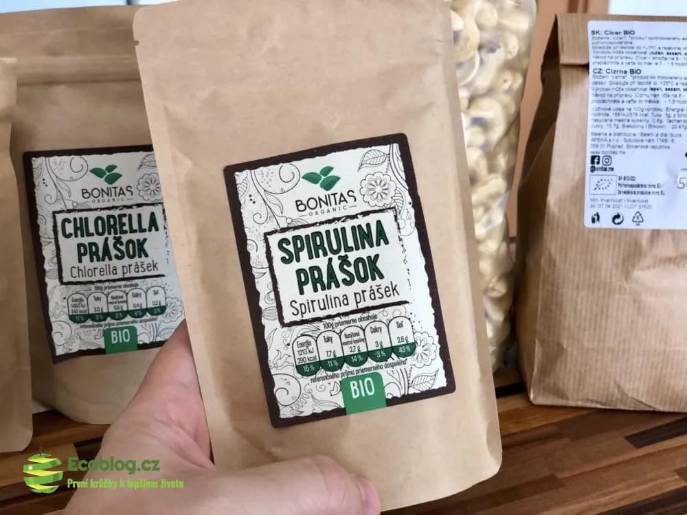 Bonitas chlorella v prášku od Nutivy, zelená sladkovodní řasa