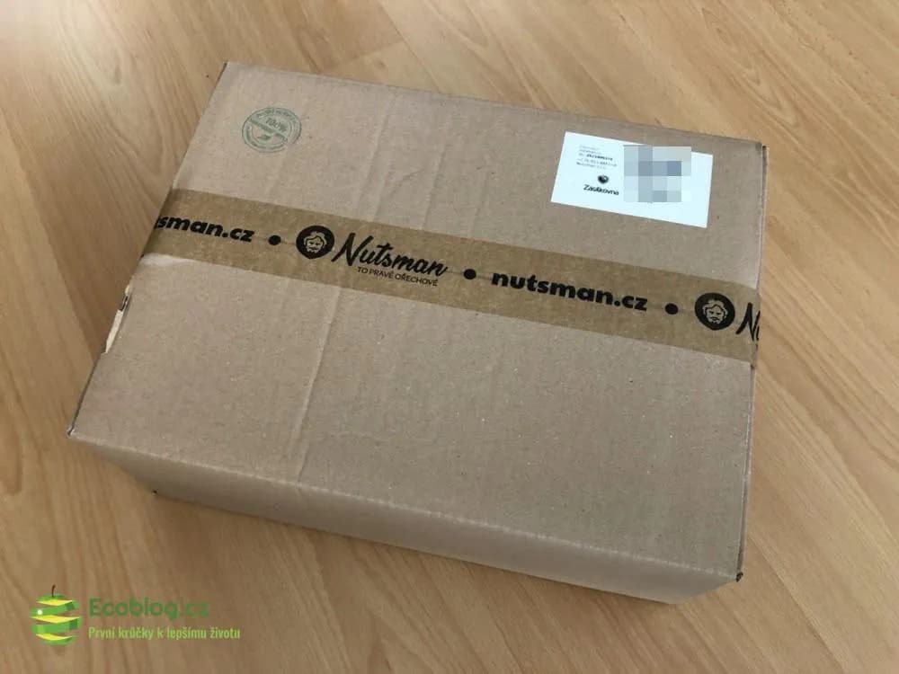 Rozbalená objednávka Nutsman s ekologickou výplní a pěti produkty
