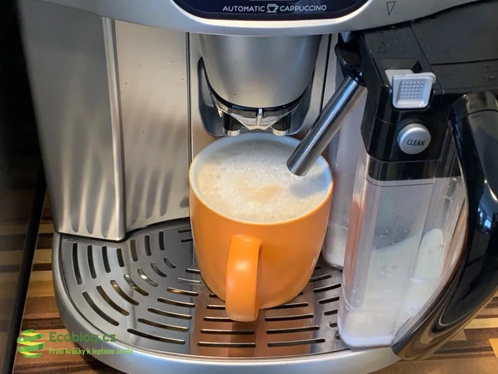Hotové cappuccino z italské kávy Miscela d´Oro z Ošatky