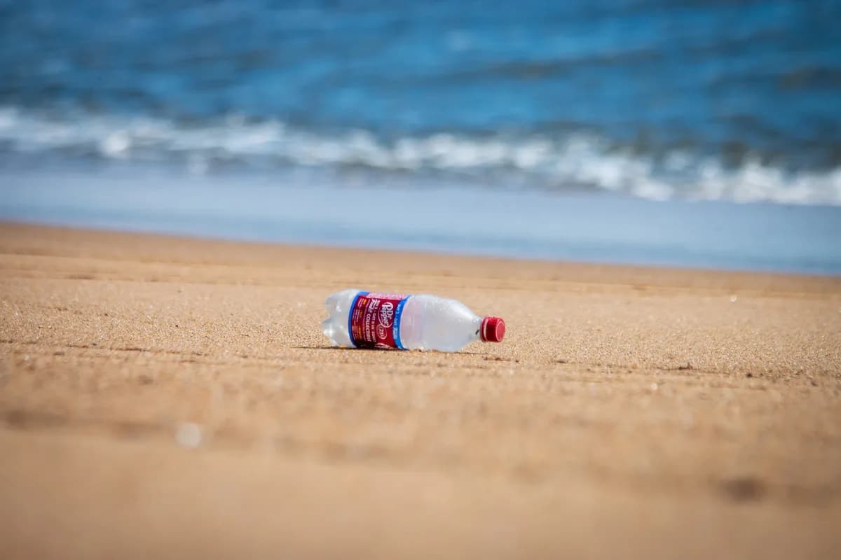 A Plastic Ocean recenze: dokument, který změní pohled na plast (2026)