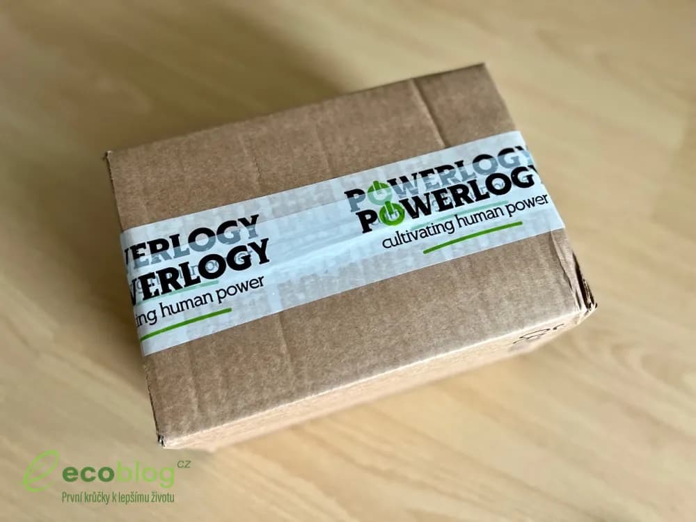 Detail lahvičky Powerlogy CBD oleje s kapátkem