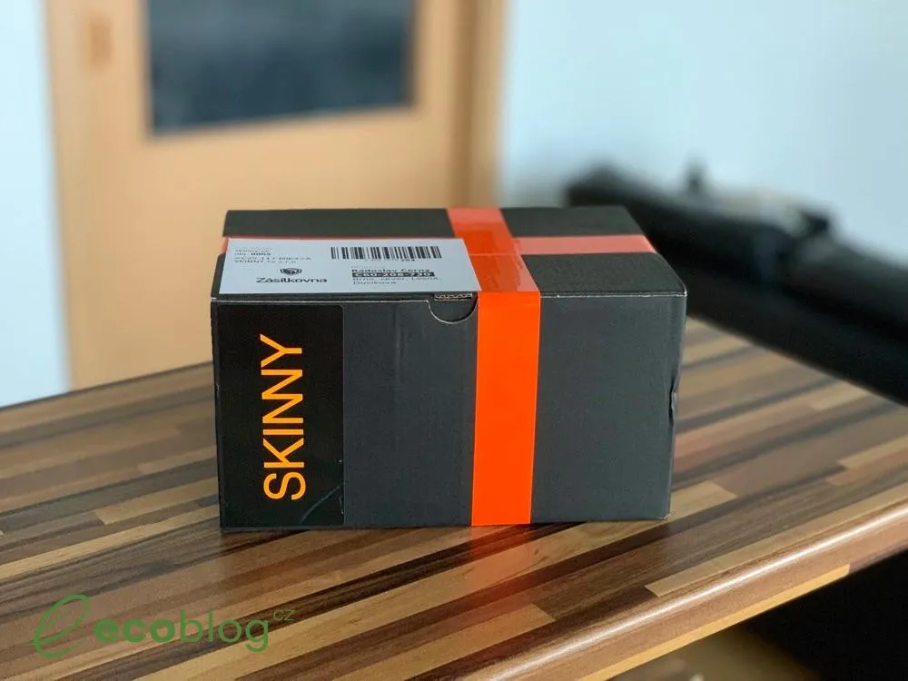 Krabička Skinny Collagen a obsah balení s jednotlivými sáčky