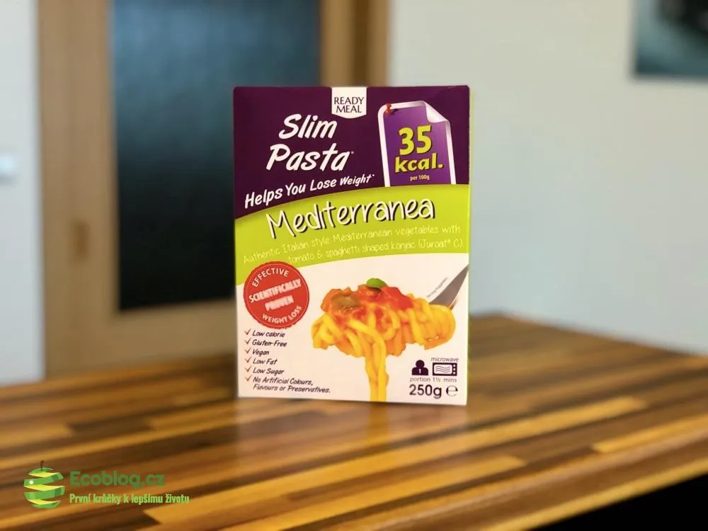 Konjaková rýže Slim Pasta jako nízkokalorická příloha na talíři