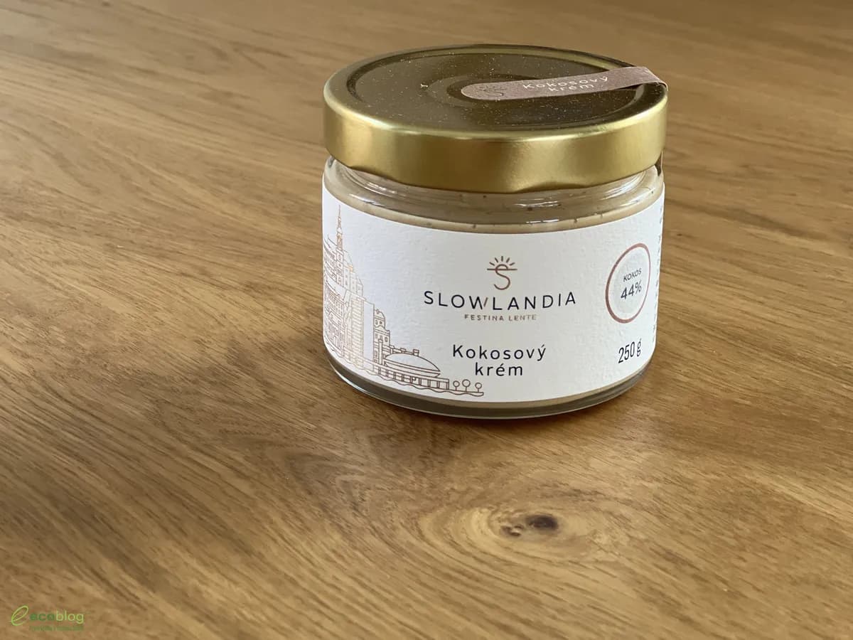 Kokosový krém Slowlandia s kousky praženého kokosu