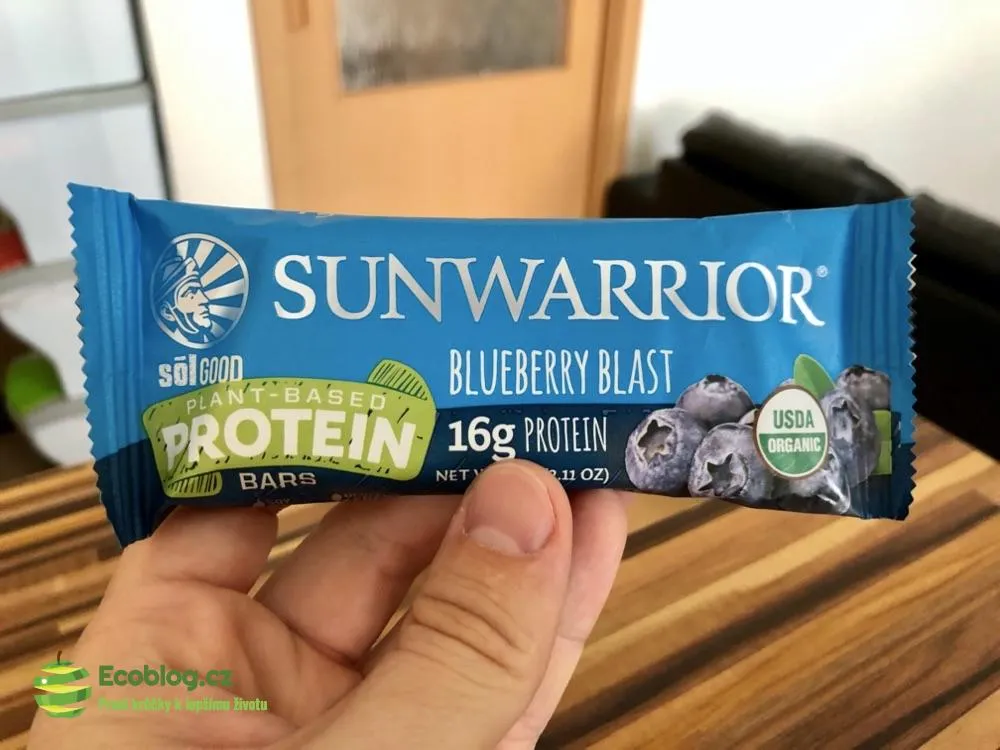 Rostlinný protein Sunwarrior přidaný do bulletproof kávy