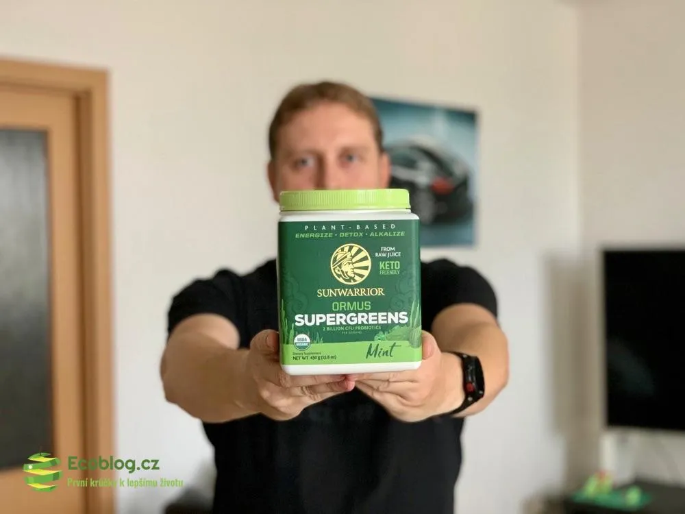 Sunwarrior Ormus SuperGreens, balení testovaného zeleného nápoje ze superpotravin