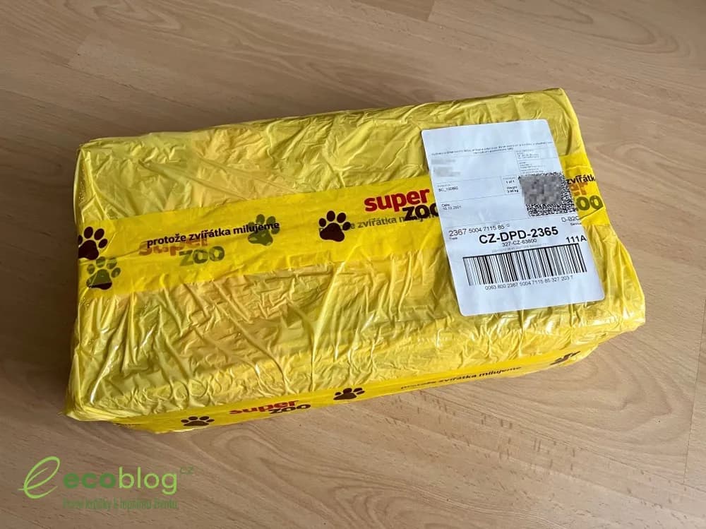 Žlutá vánoční mystery box krabice pro psy od Super zoo