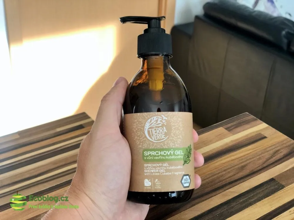 Tierra Verde kaštanový šampon ve skleněné lahvi