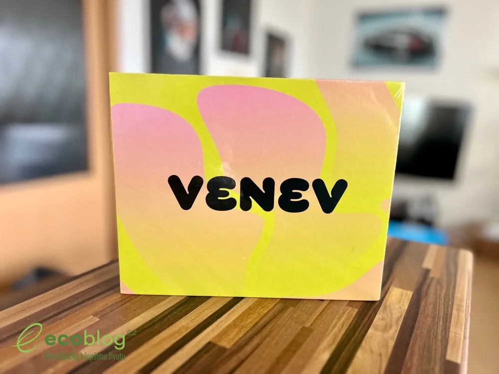 Detail textury magnetické masky Venev z bahna z Mrtvého moře