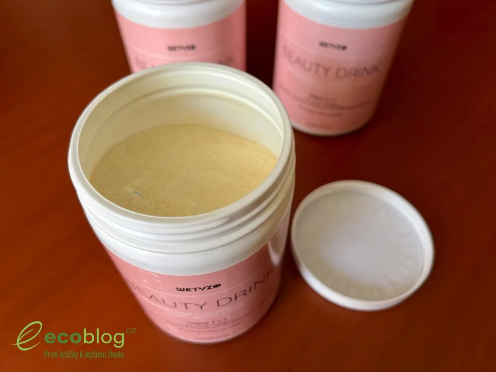 Detail prášku kolagenu WETYZO Beauty Drink před přípravou