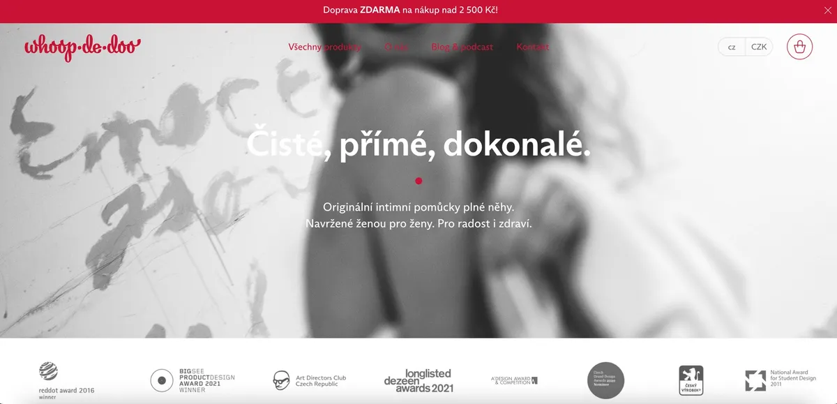 Menstruační kalíšek Whoop de doo připravený k testu a recenzi