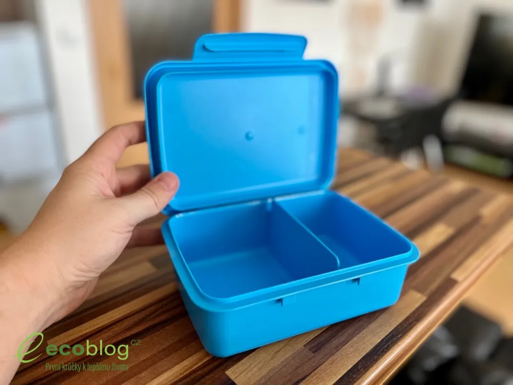 Box Zdravá sváča používaný na cestách jako svačinový box