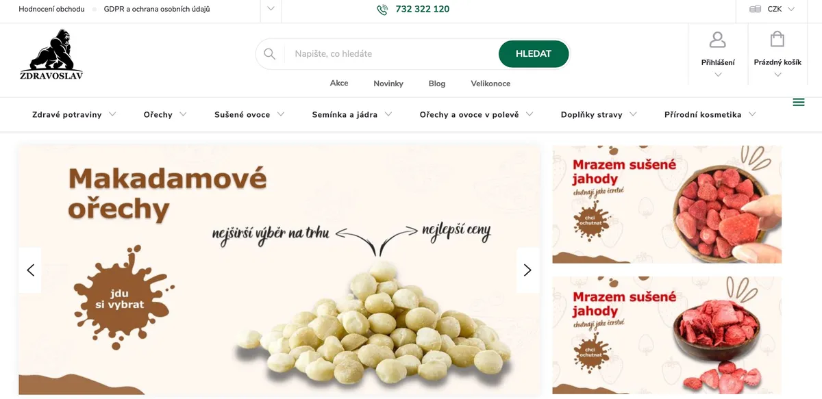 Objednané produkty Zdravoslav rozbalené na stole, oříšky a sušené ovoce