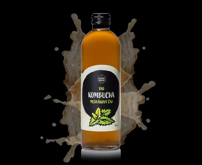 NaturalProtein Kombucha BIO ve skleněné lahvi
