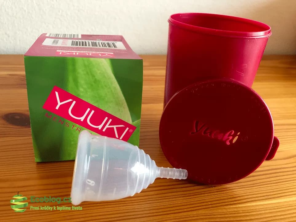 Více značek menstruačních kalíšků v testu