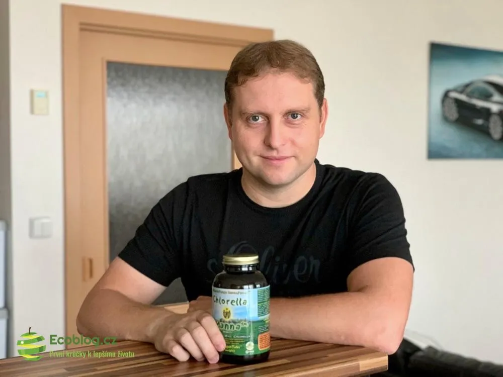 Balení Chlorella Mana od Vitalvibe s práškem