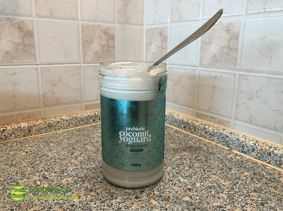 Otevřený kelímek kokosového jogurtu Wild & Coco Natural Primebiotic Cocoguard