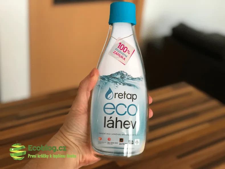 Skleněná láhev na vodu Retap jako základ zero waste výbavy